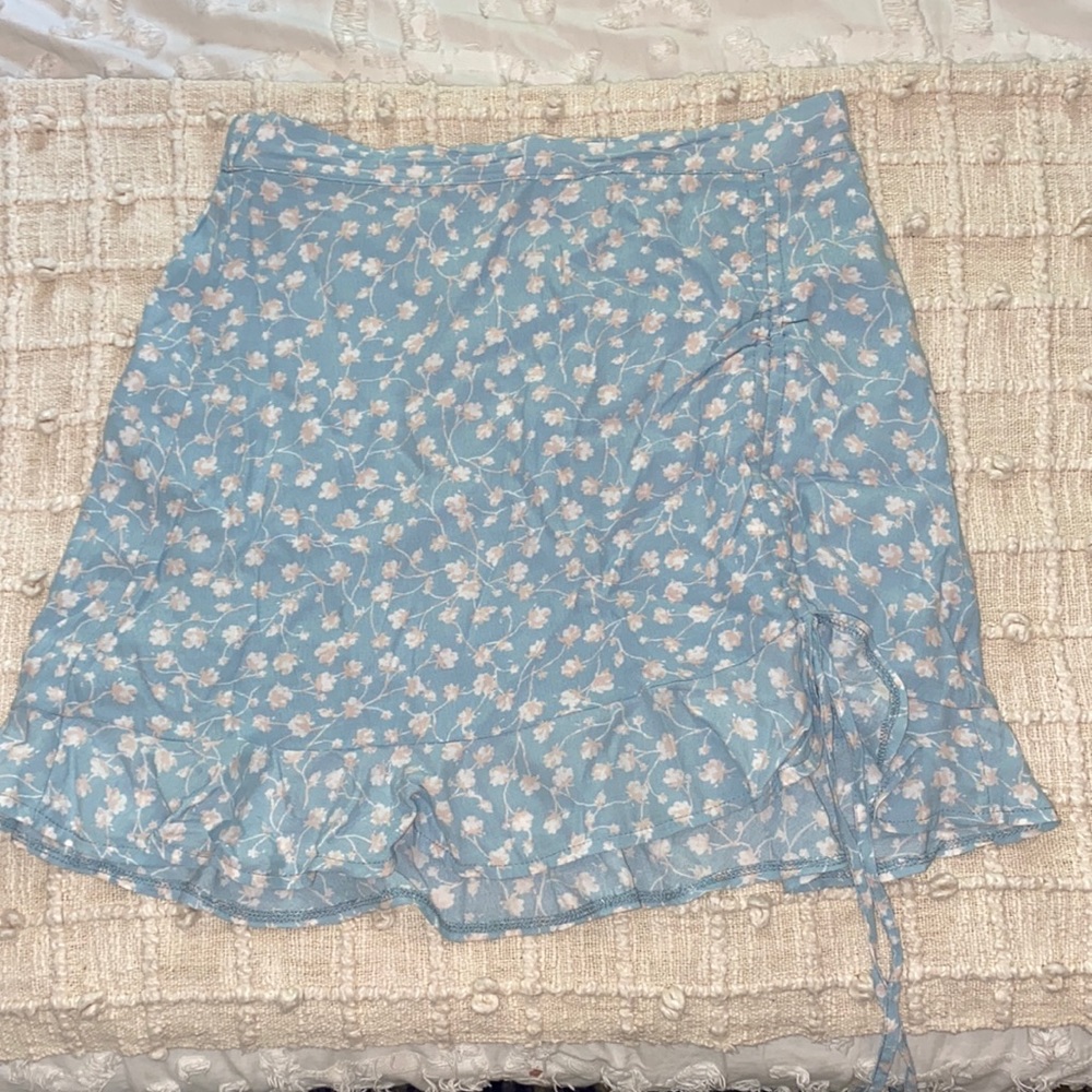 Garage blue floral rut hed high rise mini skirt